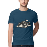 Sleepy Cat — Regular Unisex T-shirt in Navy — model